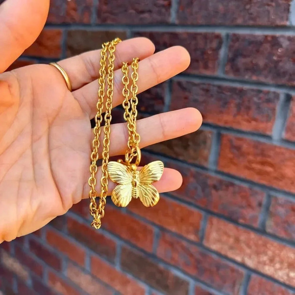 Butterfly 18K Gold Stainless Steel Waterproof Necklace - Picture 11 of 13